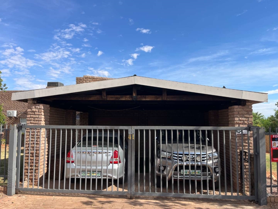 4 Bedroom Property for Sale in Keidebees Northern Cape